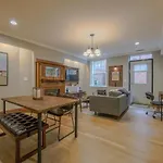 Classic 2Bed 2Bath Apartment W Patio In Back Bay